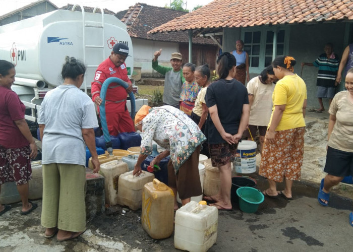 Kekeringan, Dua Desa di Jatinegara Kabupaten Tegal Kesulitan Air Bersih