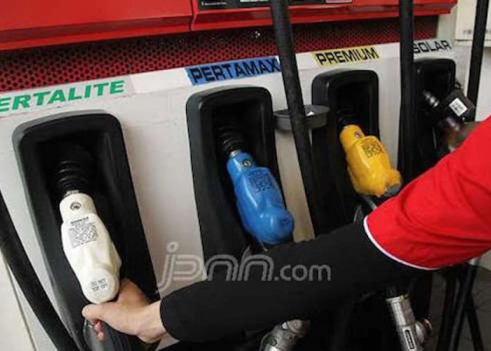 Pulang Bagi-bagi BLT di Sejumlah Provinsi, Jokowi Siap-siap Akan Putuskan Harga BBM Naik atau Tidak Malam Ini?