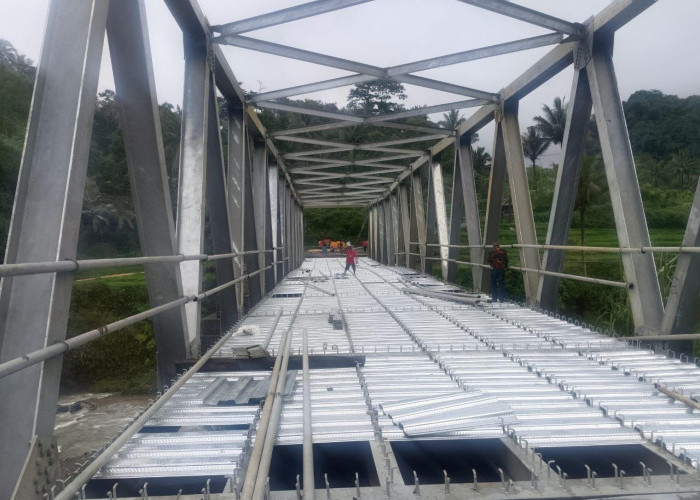 Jembatan Darurat Sungai Erang Tegal Hanyut, Ribuan Warga Terancam Terisolir  
