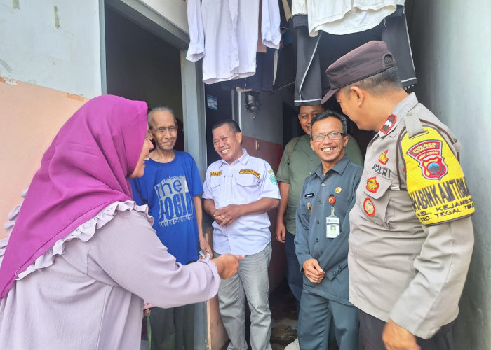 Tak Punya Rumah, Hidup Djunaedi, Penderita Glaukoma di Tegal, Memprihatinkan