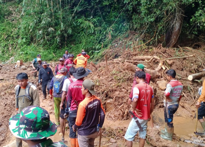 Salem Brebes Longsor, 1.200 Warga dari 2 Desa Terpaksa Mengungsi  