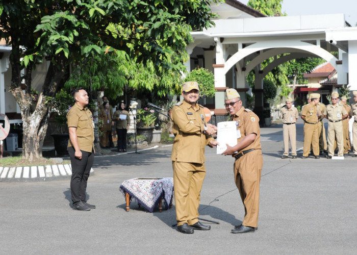 Revitalisasi Swadaya Stadion Jatidiri Comal, Bupati Pemalang Acungi Jempol Camat 