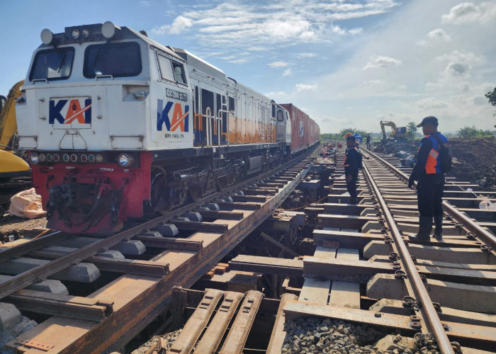 Dua Perjalanan Kereta Api Tegal Bahari Tegal-Jakarta Dibatalkan, Ternyata Ini Sebabnya