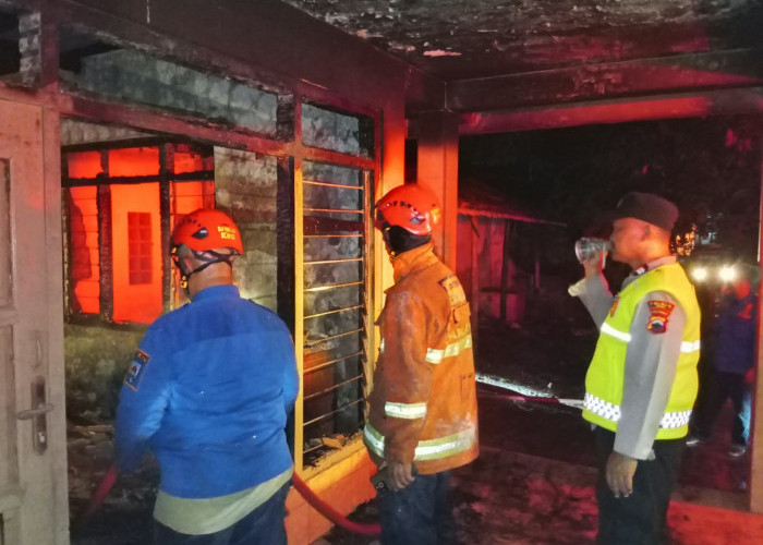 Rumah Warga Tegal Hangus Terbakar, Kerugian Capai Rp75 Juta