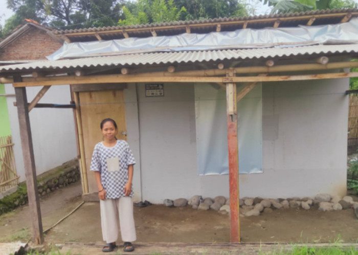 Gendong Anaknya Temui Bupati, Ibu Muda di Brebes Berharap Bantuan