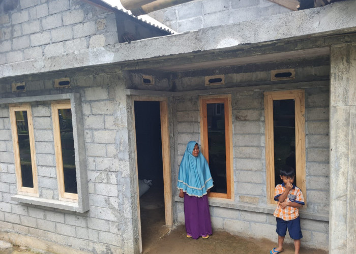 Ganjar Kembali Bangun 28 Rumah Warga Miskin di Magelang