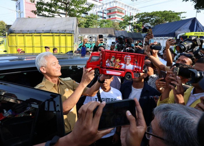 Ganjar Kaget Ratusan Truk Kepung Kantor Gubernur Jateng, Ada Demo? 