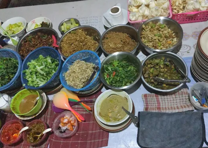 7 Tempat Makan Murah Dekat UNS Solo, Ramah Kantong dan Ramai Mahasiswa