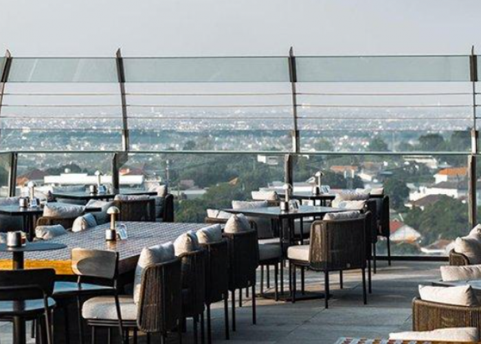 4 Rekomendasi Restoran Rooftop di Semarang dengan Pemandangan Memukau