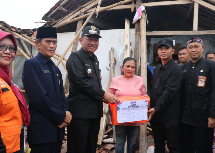 Terjangan Angin Kencang rusak rumah warga, Ini yang Dilakukan Pj Wali Kota Tegal