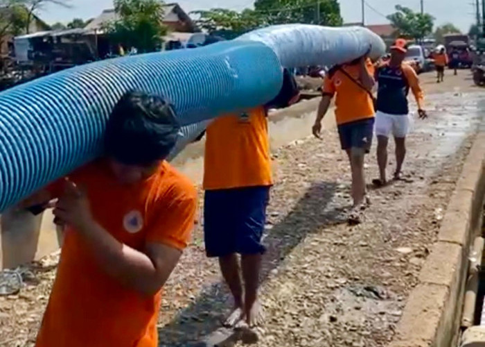 Pemprov Jateng Gelontorkan Logistik Senilai Ratusan Juta untuk Tangani Banjir Pekalongan