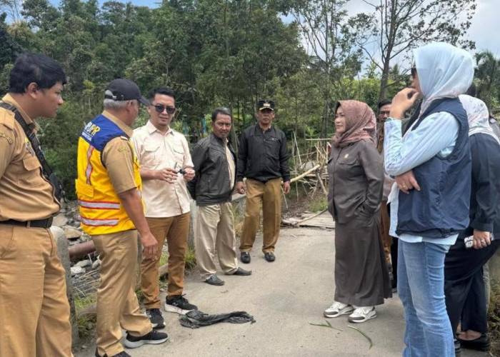 Jembatan Kali Pedes Tegal Terbengkalai, Proyek Perbaikan Senilai 1 Miliar Tak Rampung