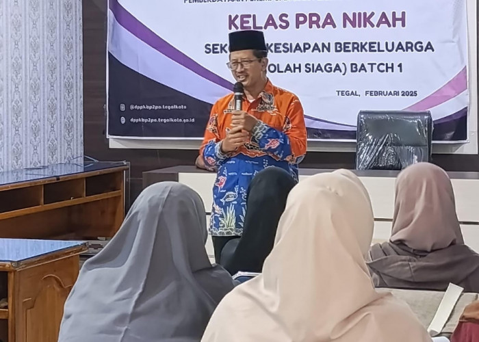 Wakil Ketua DPRD Kota Tegal Beri Pembekalan kepada 40 Calon Pengantin Peserta Kelas Pra Nikah