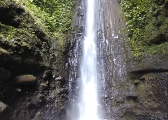 Mitos Air Terjun Jeruk Manis Lombok yang Dipenuhi Berkat dari Roh-roh Leluhur