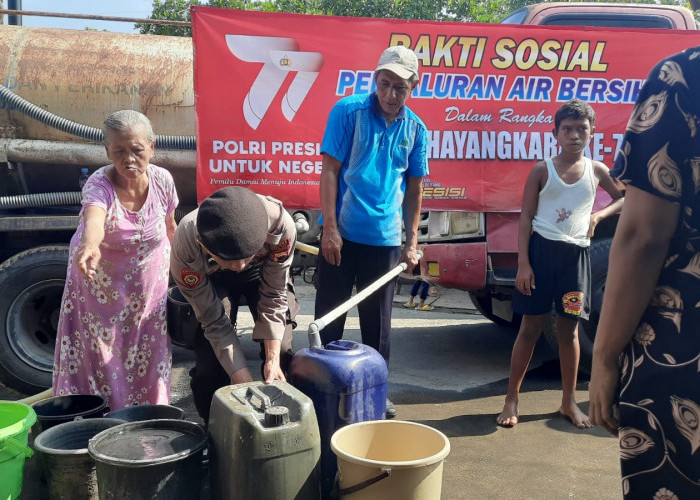 Kemarau, 10.000 Liter Air Bersih Digelontor Polres Tegal Kota untuk Warga 