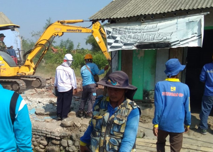  Sudah Berdiri 30 Tahun, 37 Bangunan Liar di Kabupaten Tegal Akhirnya Dibongkar Paksa 
