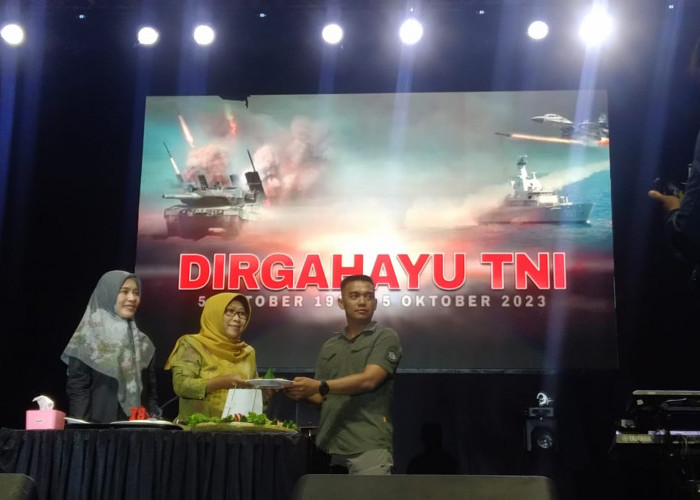 Bupati Tegal Singgung Agenda Politik Dalam Gelaran Pesta Rakyat TNI di Adiwerna