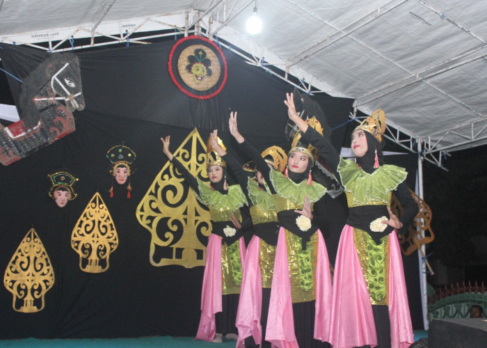 Pagelaran Seni Budaya Jadi Cara Desa Tembalang Brebes Peringati Hari Santri 