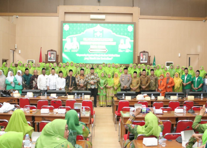 Pelantikan PC Muslimat NU Kota Tegal: Dedy Yon Ajak Kolaborasi Bangun Umat