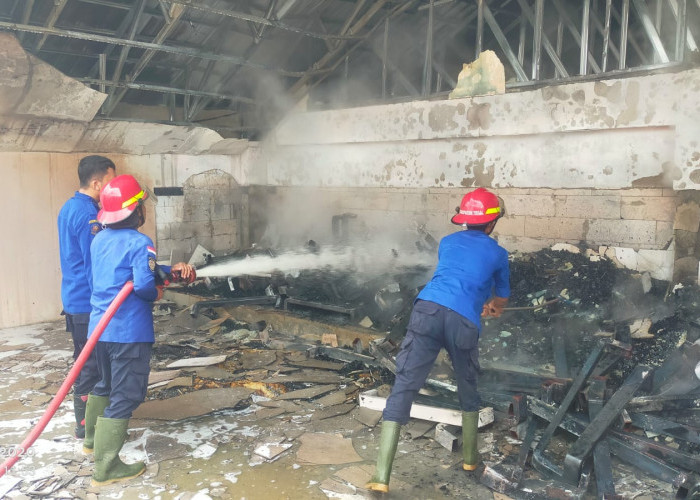 Gara-gara Korek Gas, Ponpes Misbahul Huda Al Amiriyah Lebaksiu Kabupaten Tegal Terbakar  