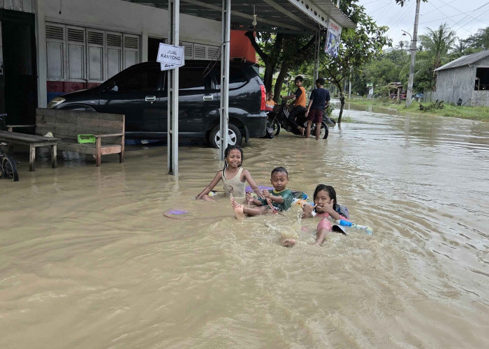 Sungai Comal Meluap, Banjir Genangi Seluruh Desa Pesantren Kecamatan Ulujami