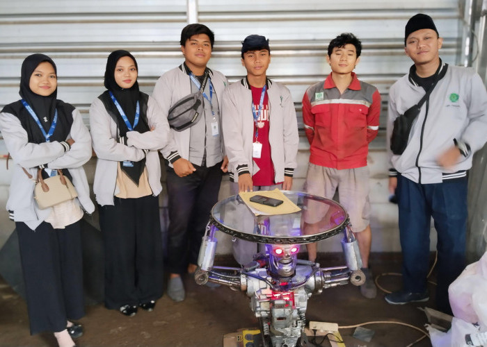 Pemuda Tegal Buat Robot dari Sampah Tarik Perhatian Dunia