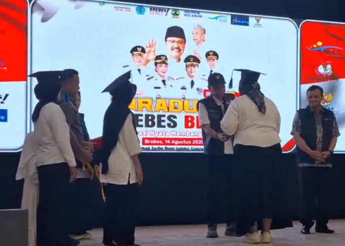 2.000 Warga di Brebes Keluar dari 'Zona Miskin', Graduasi Dihadiri Wamensos