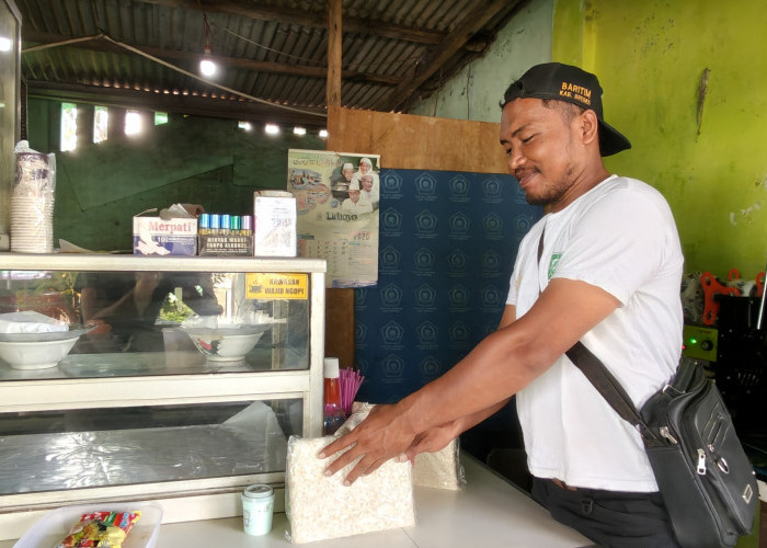 Pengrajin Tempe di Brebes Kepikiran Tingginya Harga Kedelai dan Plastik