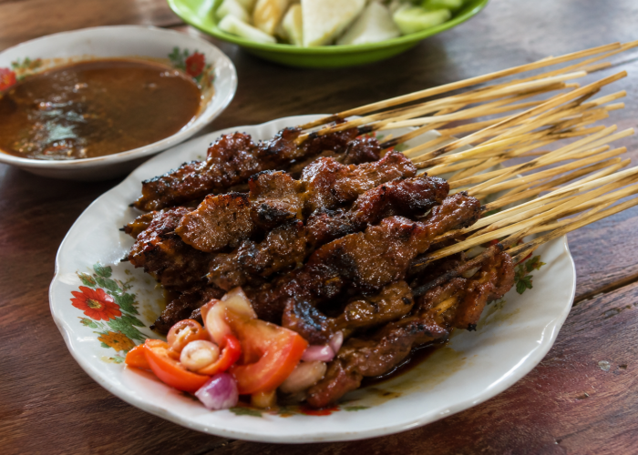 Berburu Sate Kambing khas Tegal di Jalur Pantura: Lokasi dan Menu Terbaik
