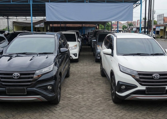 Rush vs Terios Bekas, Adu Strategi Beli SUV: Kejar Tipe Atas atau Usia Muda?
