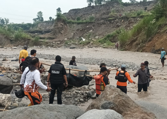 Pencarian Berakhir, Korban Arus Banjir Bojong Tegal Ditemukan Meninggal di Sungai Gung Lebaksiu