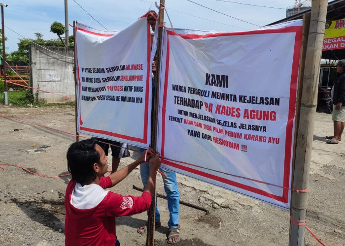 Puluhan Warga Geruduk Balai Desa Tengguli, Ini Tuntutannya