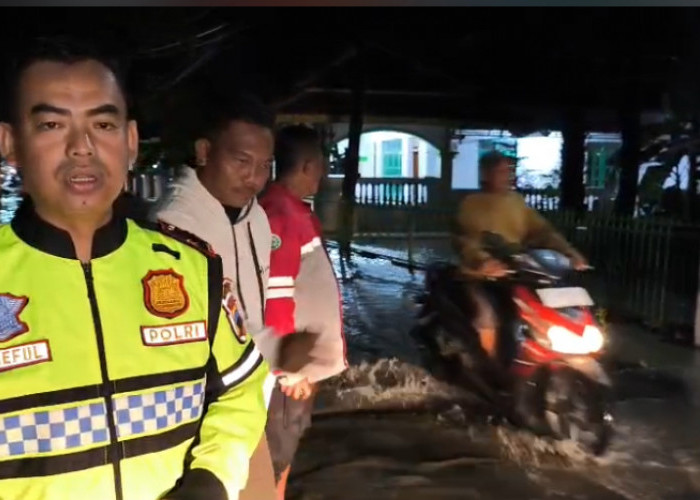 BREAKING NEWS! Sungai Kaligangsa Brebes Meluap, Air Masuk Pemukiman Warga