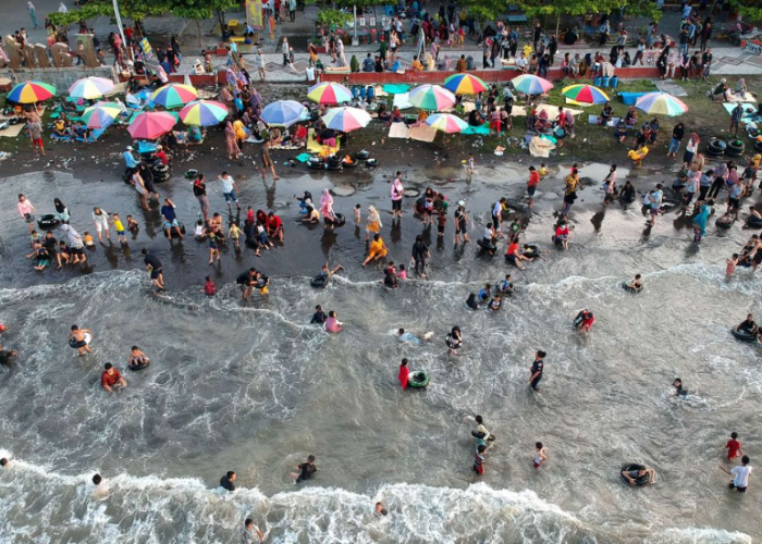 Liburan Asyik Banget! Wisata Keluarga di Tegal yang Mudah Diakses dari Stasiun