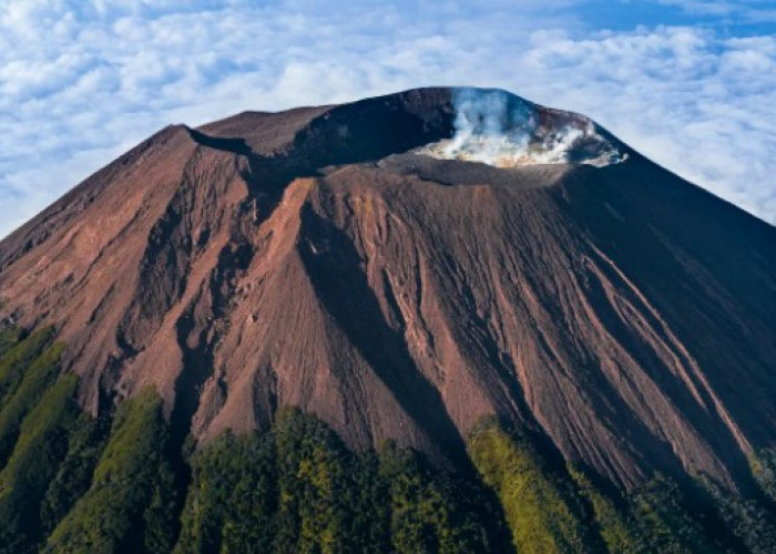 Merinding! Gunung Penyelamat Masyarkat Jawa
