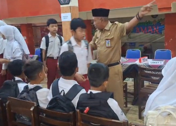 Rela Antre dari Jam 03.00, Ratusan Calon Siswa Baru Serbu SMP Favorit di Brebes