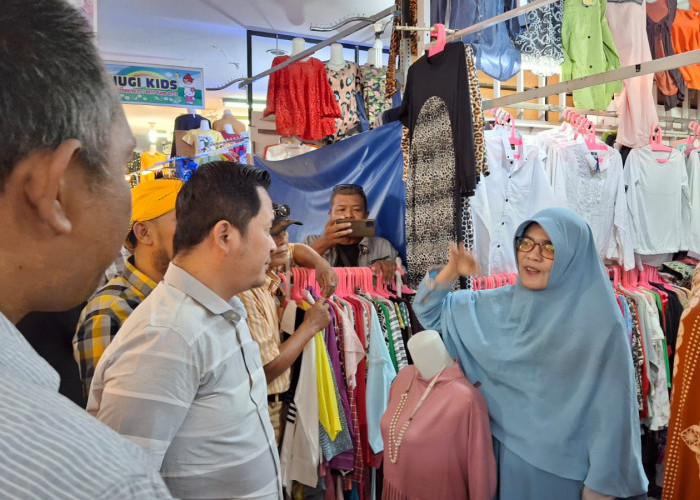 Satu Arah di Kawasan Malioboro-nya Tegal Kembali Disoal, Ini Curhatan Pedagang ke Cawalkot Muda Ini