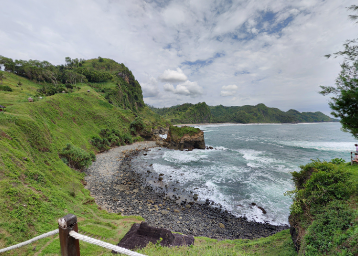 Mengintip Keindahan Pantai Menganti, New Zealand-nya Indonesia di Kebumen