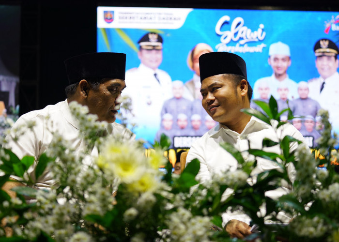 Puncak Tasyakuran Pelantikan Bupati, Slawi Bersholawat Bersama Gus Azmi dan Syubbanul Muslimin