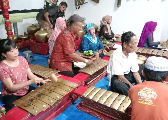 Karawitan Desa Sikasur Siap Unjuk Gigi di Pendopo Pemalang, Camat Belik: Semoga Jadi Motivasi Desa Lain