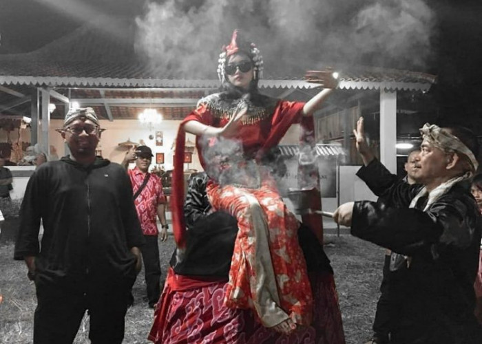 Tarian Mistis dari Kisah Cinta yang Tragis: Budaya Sintren dari Pesisir Utara Jawa