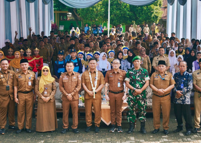 Tak Hanya Akademik, Bupati Tegal Ischak Maulana Rohman Dorong Siswa Miliki Jati Diri Lewat FLS2N