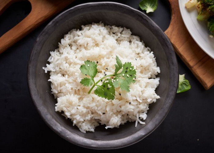 Amankah Menurunkan Berat Badan Tanpa Makan Nasi? Simak agar Tak Salah 