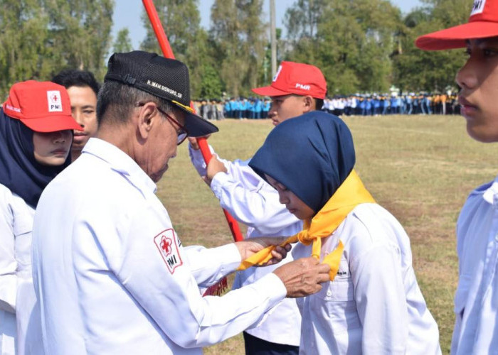 4.140 Pelajar Kabupaten Tegal Dikukuhkan Jadi Anggota PMR, Siap Diterjunkan Saat Bencana