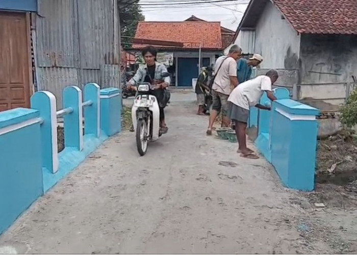 Rawan Kecelakaan, Polisi Renovasi Jembatan Donggala di Tegal yang Berusia Puluhan Tahun 