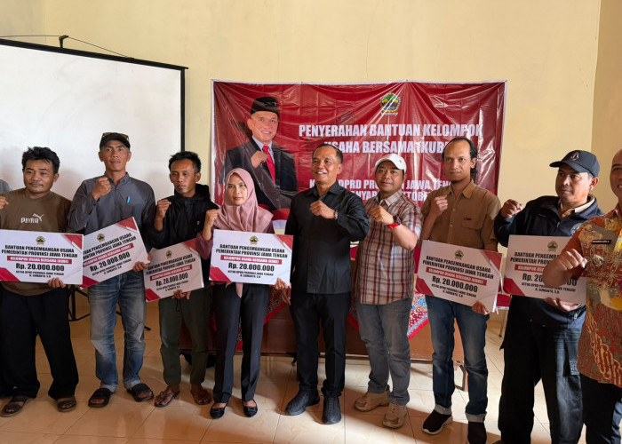 Salurkan Bantuan KUBE Pemprov Jateng di Karanganyar, Ketua DPRD Dorong Penerima Efisien Kelola Usahanya