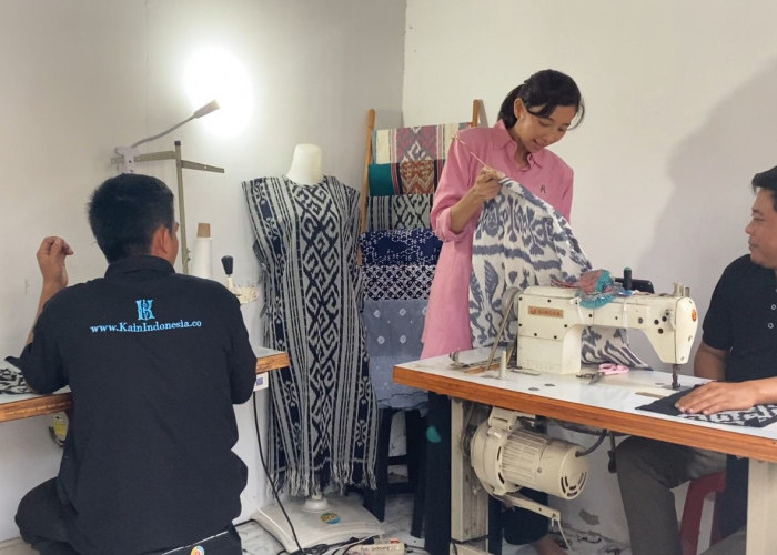 Lewat LinkUMKM BRI, KainIndonesia.co Transformasi Wastra Nusantara Jadi Busana Global