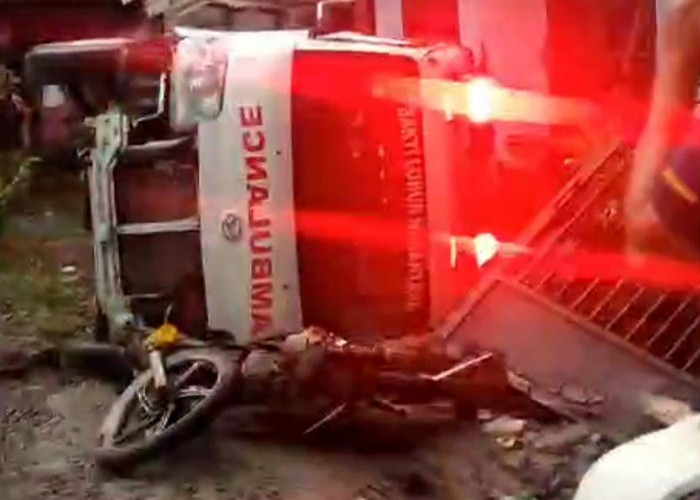 BREAKING NEWS! Bawa Pasien, Ambulance Tabrak Sepeda Motor di Tegal, Seorang Meninggal Dunia