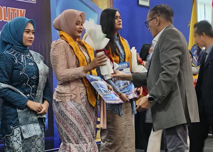 Siap Hadapi Era AI, FISIP UPS Tegal Lepas 82 Calon Wisudawan
