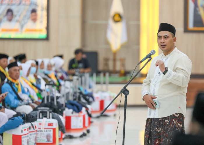 Jateng Berangkatkan 34.122 Jemaah Calon Haji, Taj Yasin Lepas Kloter Pertama dari Embarkasi Solo